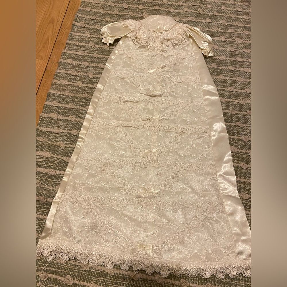 Vintage gorgeous lace long christening gown 3m g03